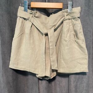 Paper Bag Shorts | Large | EUC